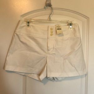 White shorts Banana Republic Factory NWT size 6